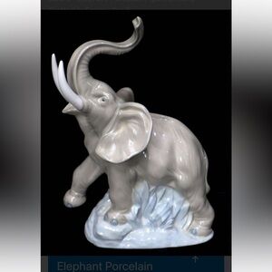 Lladro Gray Elephant Sculpture Art
